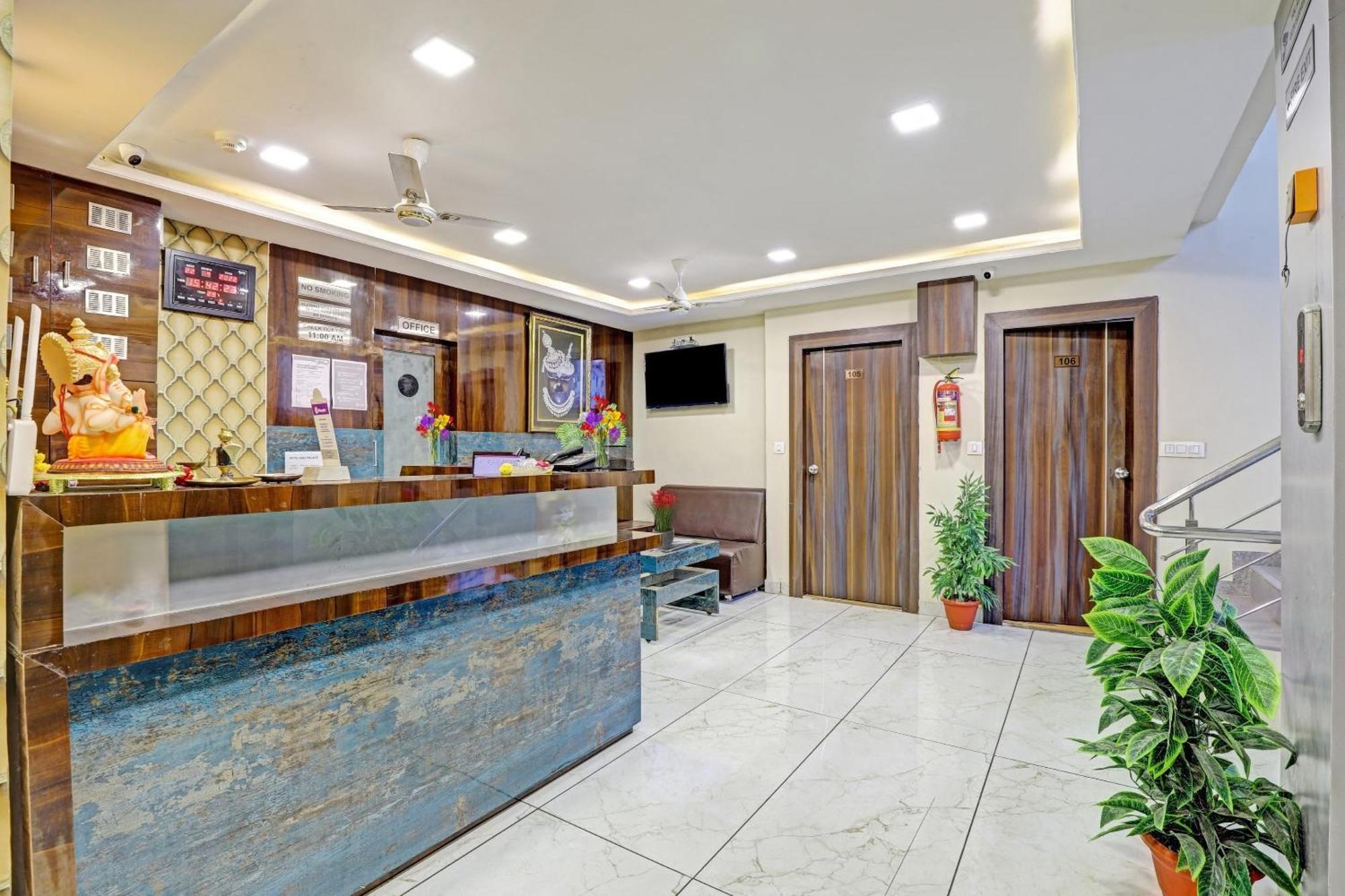Collection O Hotel Raj Palace Вадодара Экстерьер фото