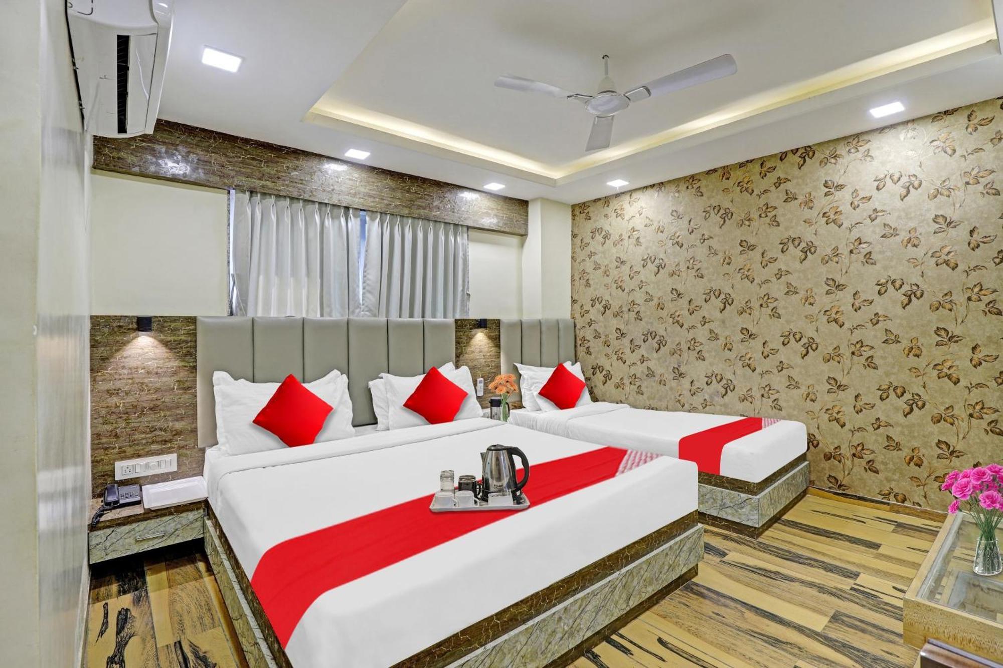 Collection O Hotel Raj Palace Вадодара Экстерьер фото