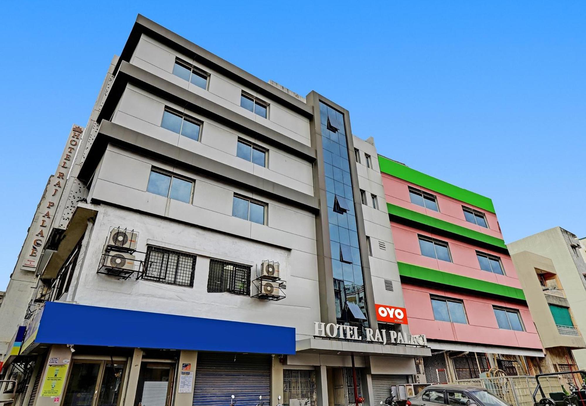 Collection O Hotel Raj Palace Вадодара Экстерьер фото