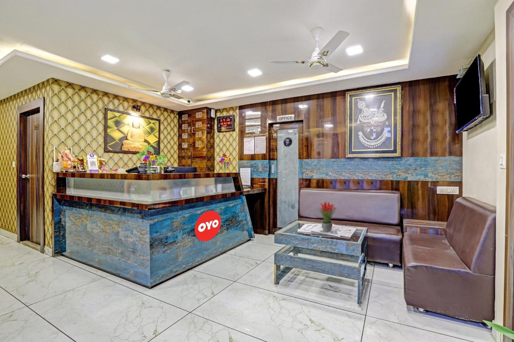 Collection O Hotel Raj Palace Вадодара Экстерьер фото