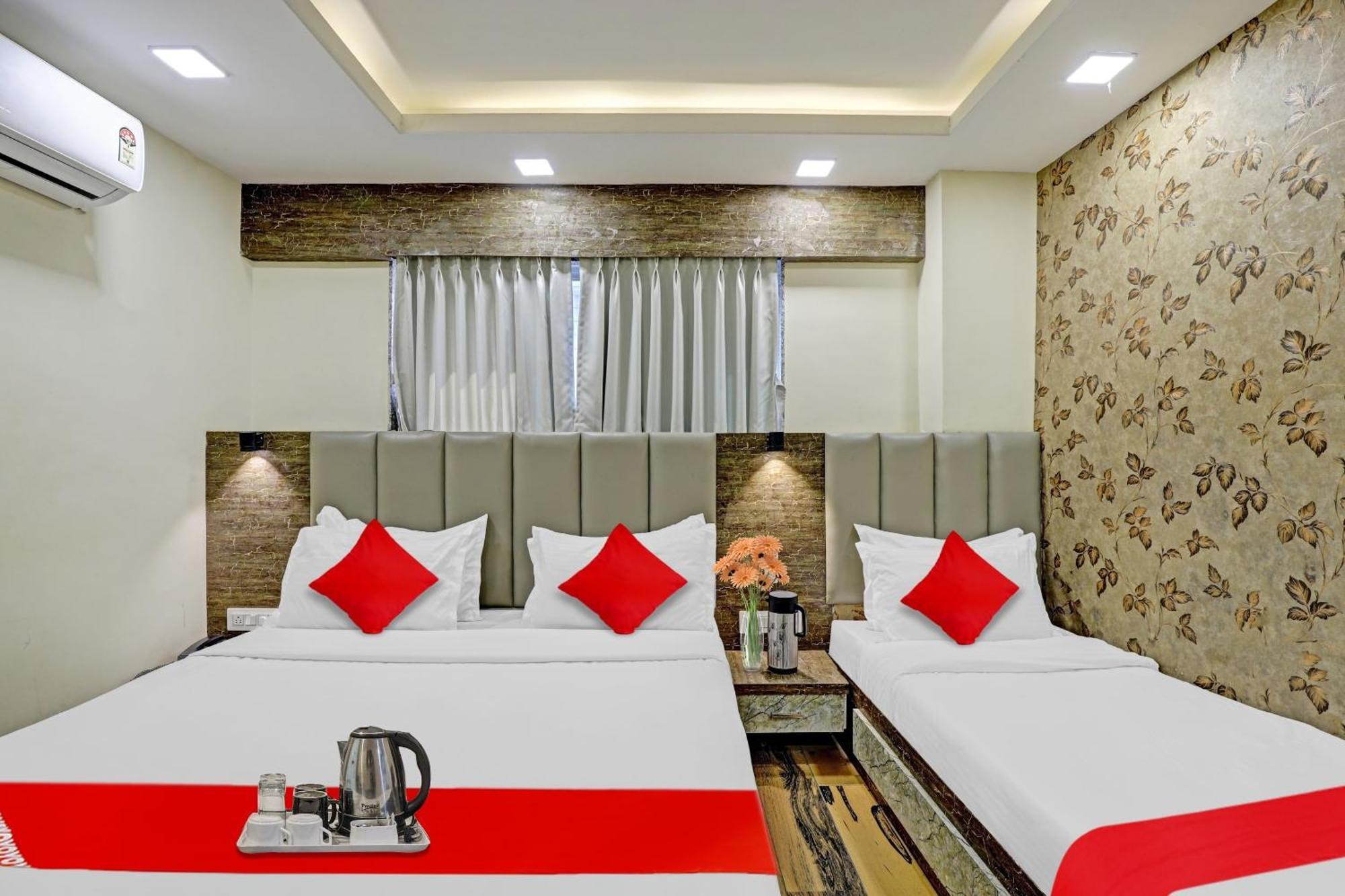 Collection O Hotel Raj Palace Вадодара Экстерьер фото