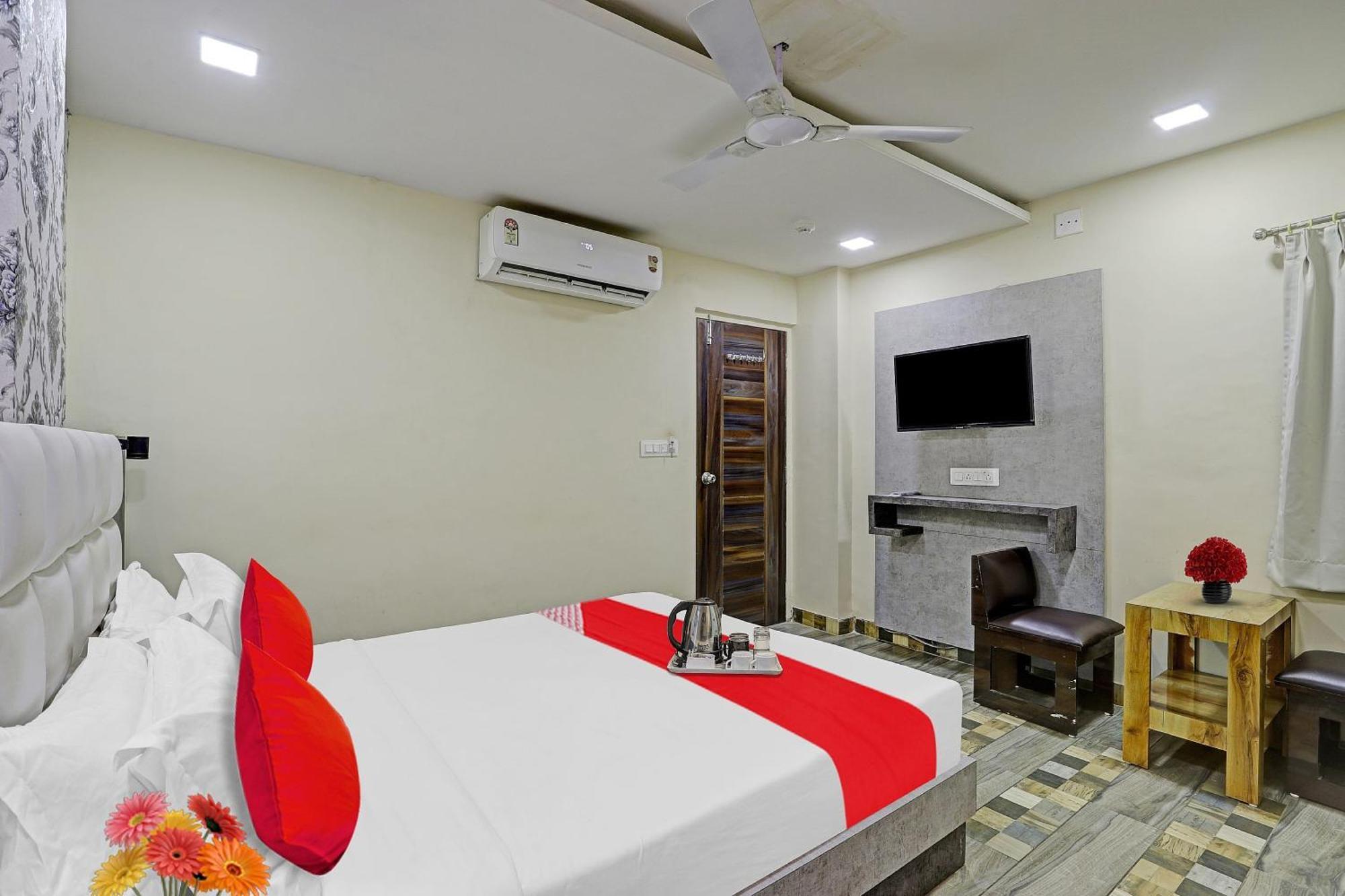 Collection O Hotel Raj Palace Вадодара Экстерьер фото